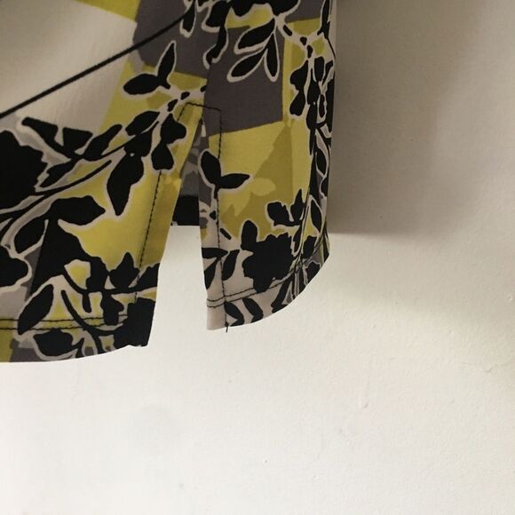 JM Collection Lightweight Sheer Sleeved Blouse: Size M - Picture 5 of 8